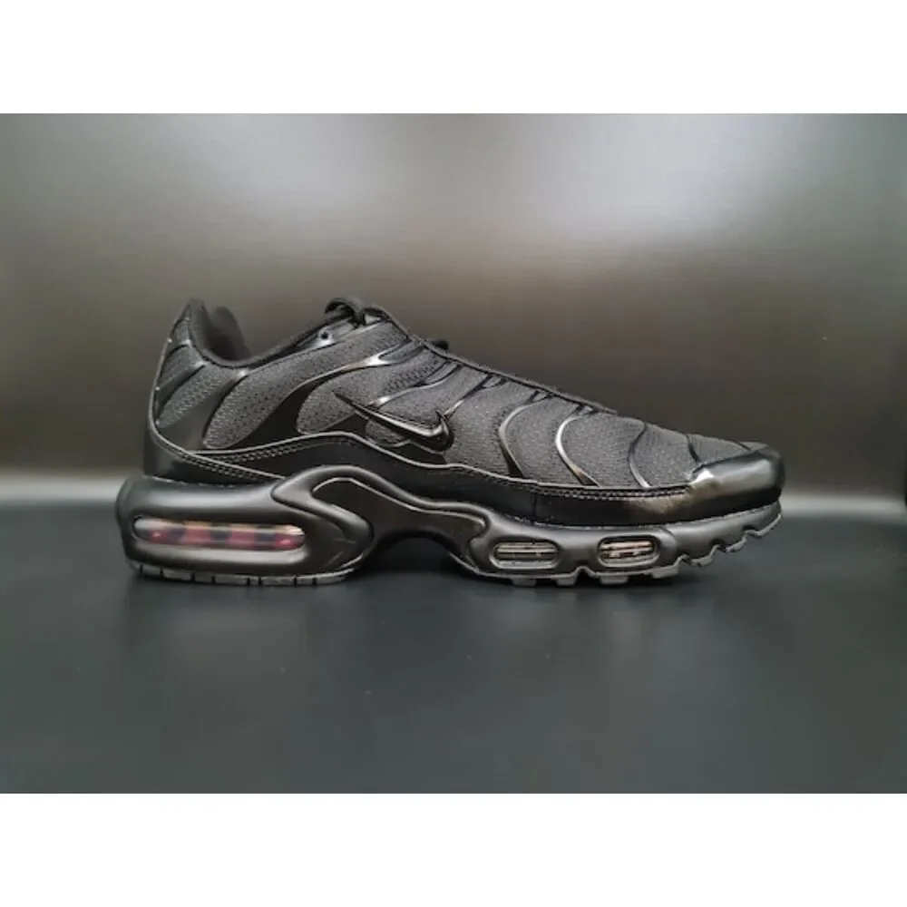Nike Air Max Plus Triple Black. SIZE 11.5 - 604133-050